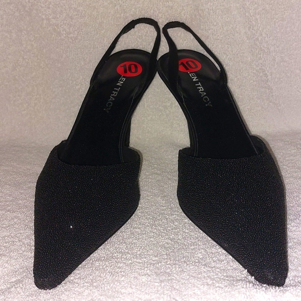 Ellen Tracy slingbacks